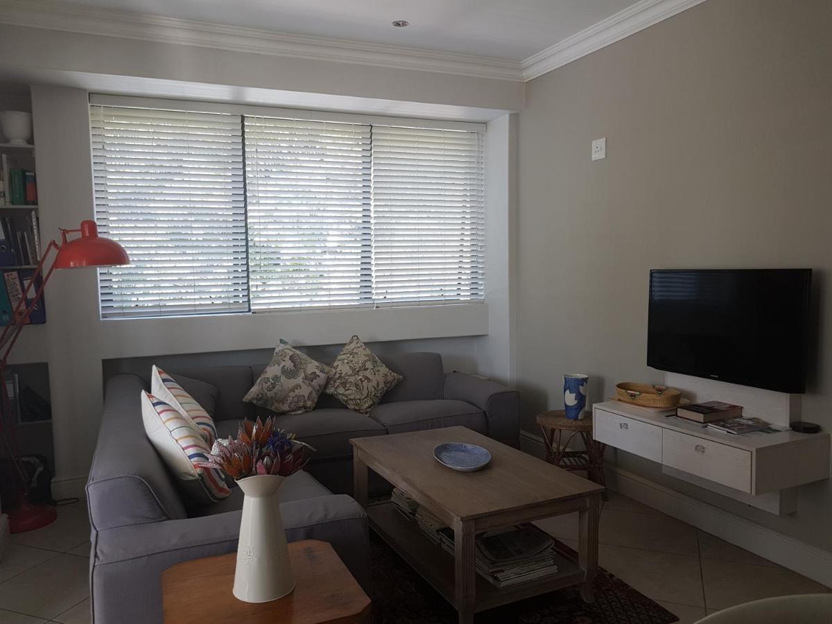 Modern, Centrally Located Dorp Street Apartment Stellenbosch Exterior foto