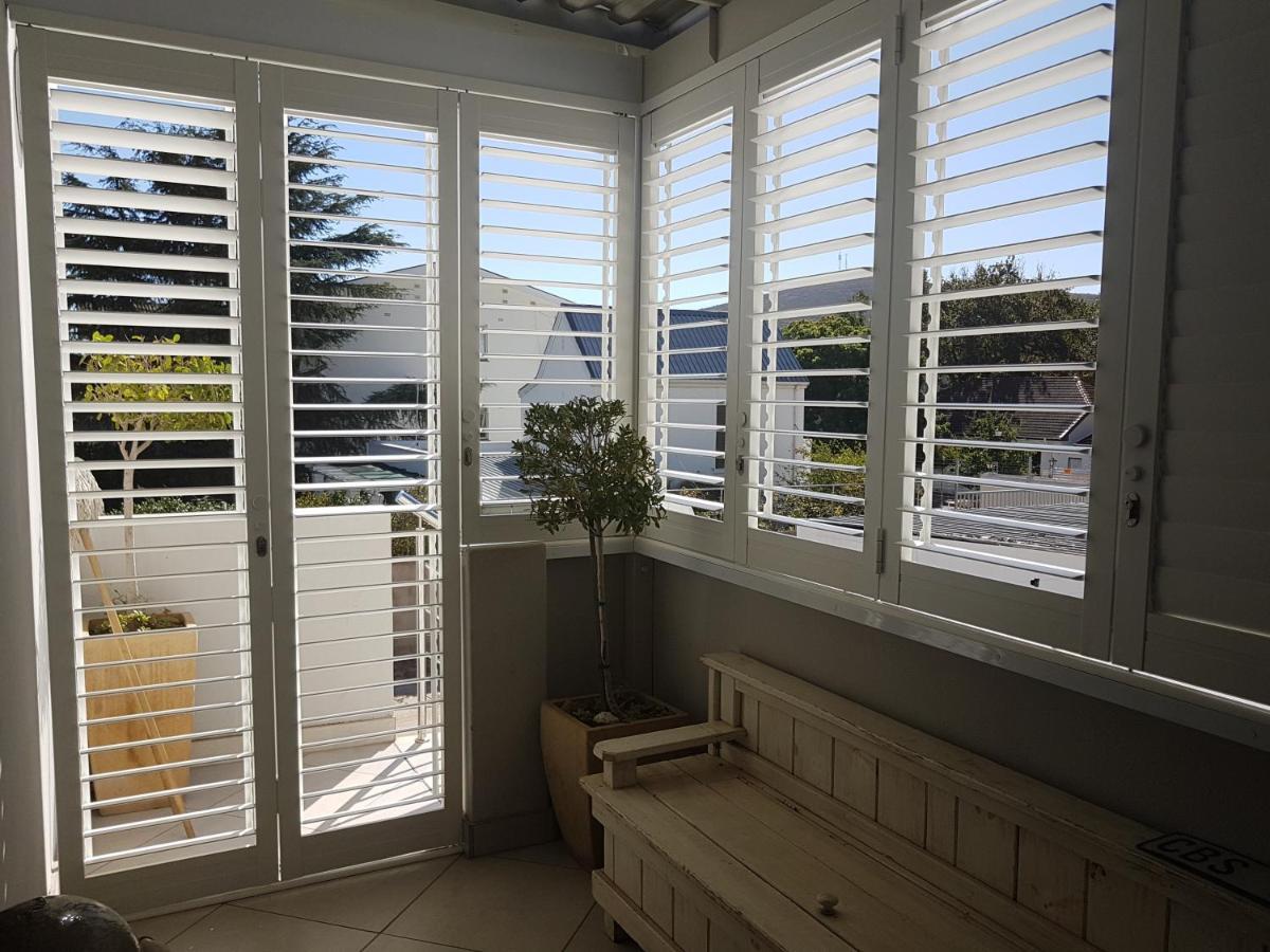Modern, Centrally Located Dorp Street Apartment Stellenbosch Exterior foto